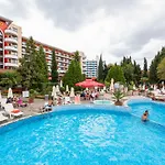 Hrizantema 4* ساني بيتش