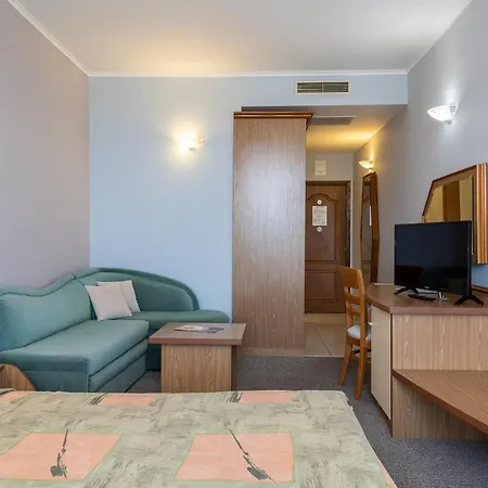 Hrizantema Otel Sunny Beach