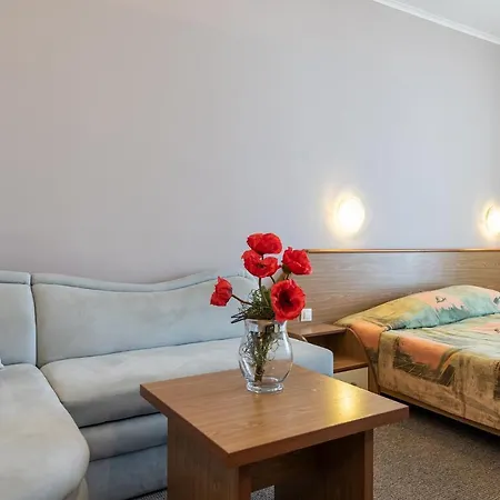 Hrizantema Hotel Słoneczny Brzeg